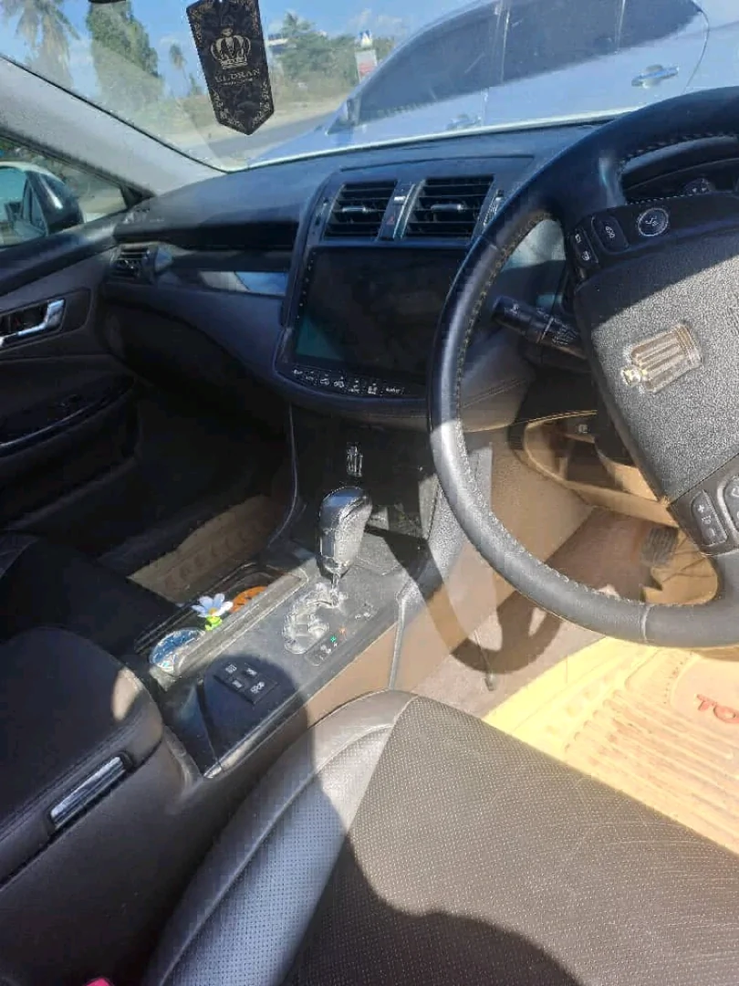 Toyota Crown New Model EDJ Car for Sale thumbnail 6