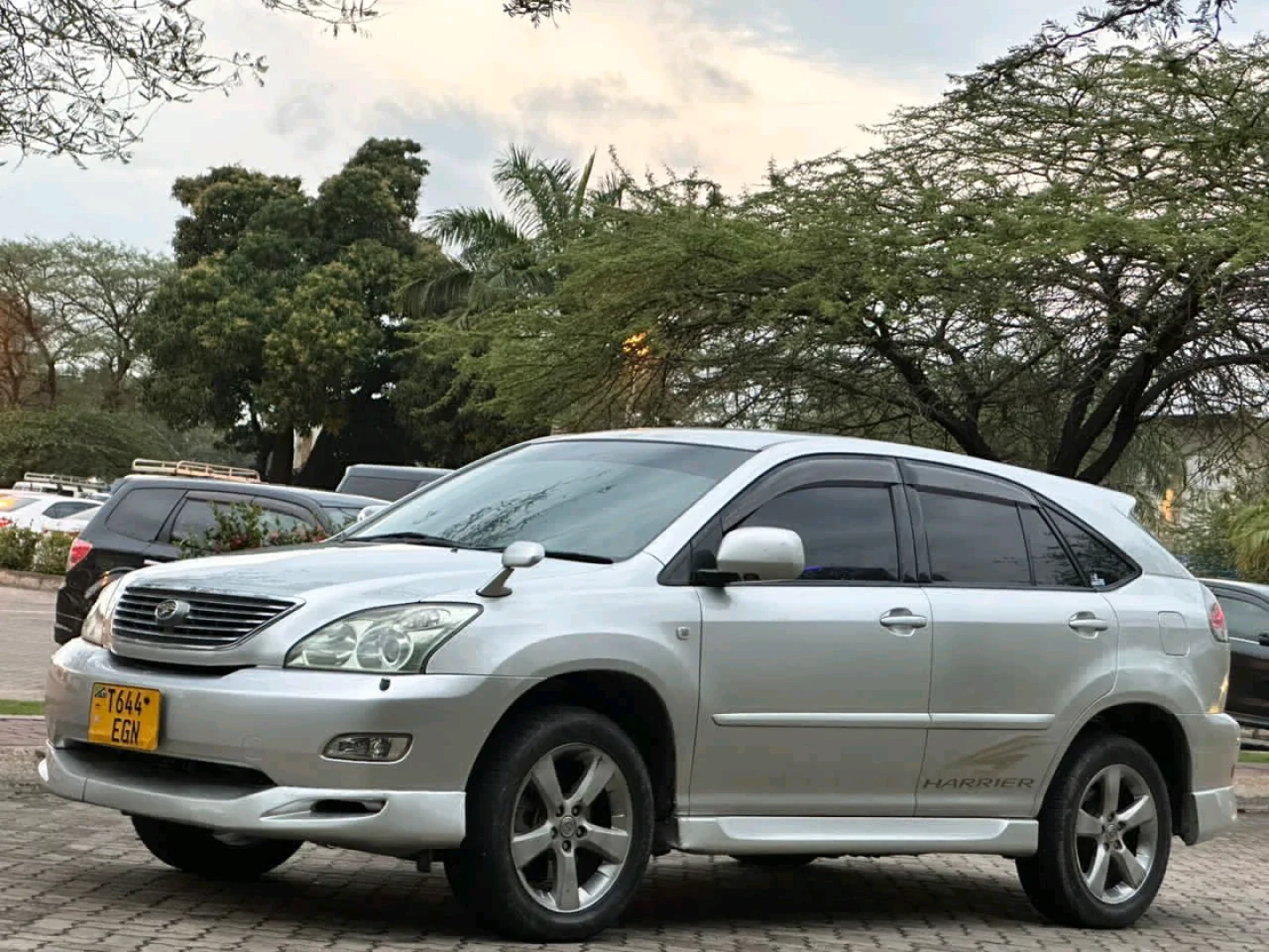 Toyota Harrier SUV 2007 Model for Sale thumbnail 2