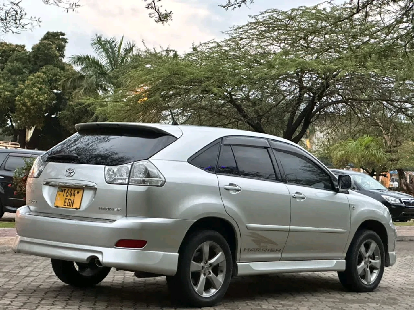 Toyota Harrier SUV 2007 Model for Sale thumbnail 4