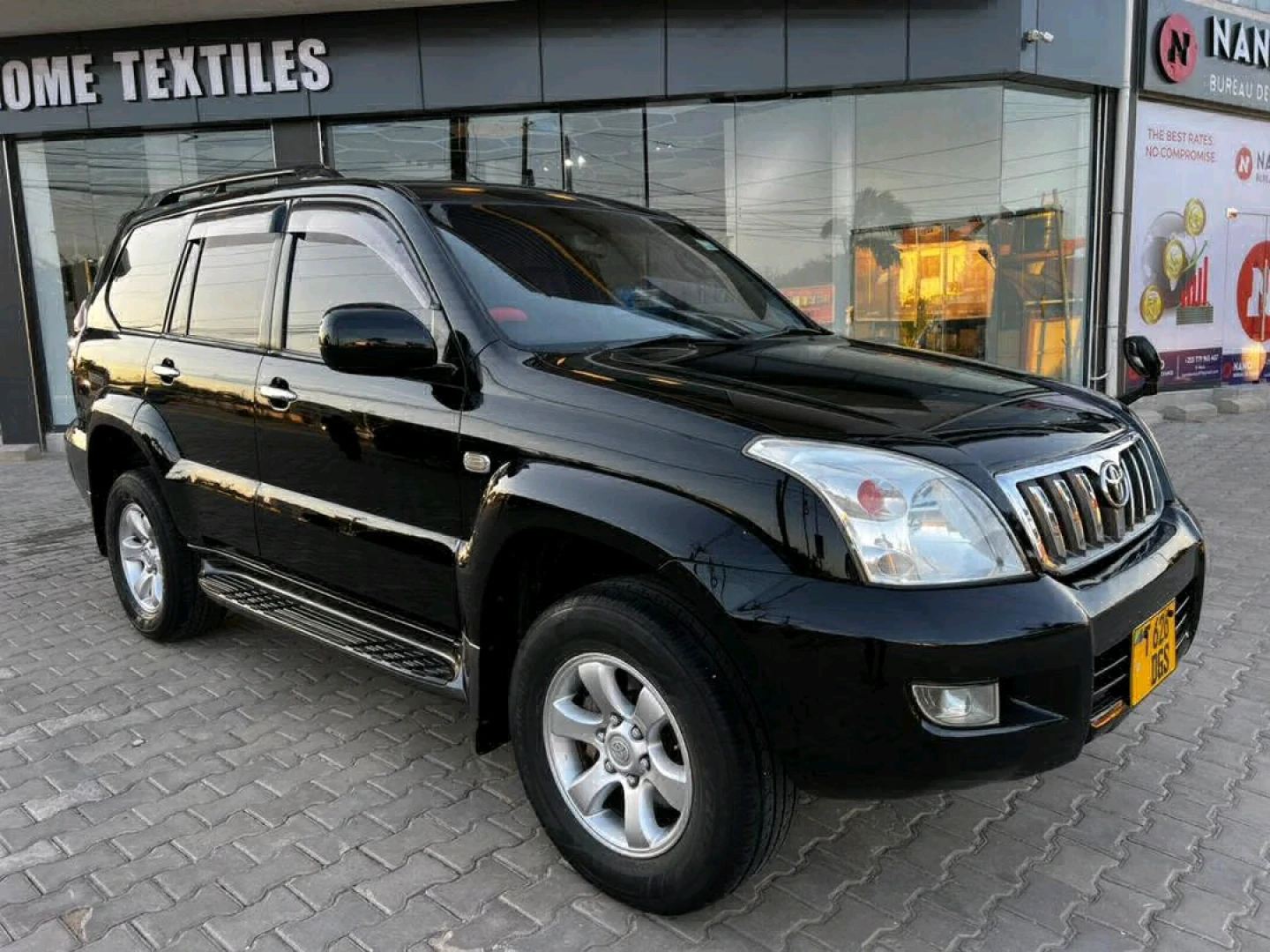 Used Toyota Land Cruiser Prado 120 (2010 Model) thumbnail 6