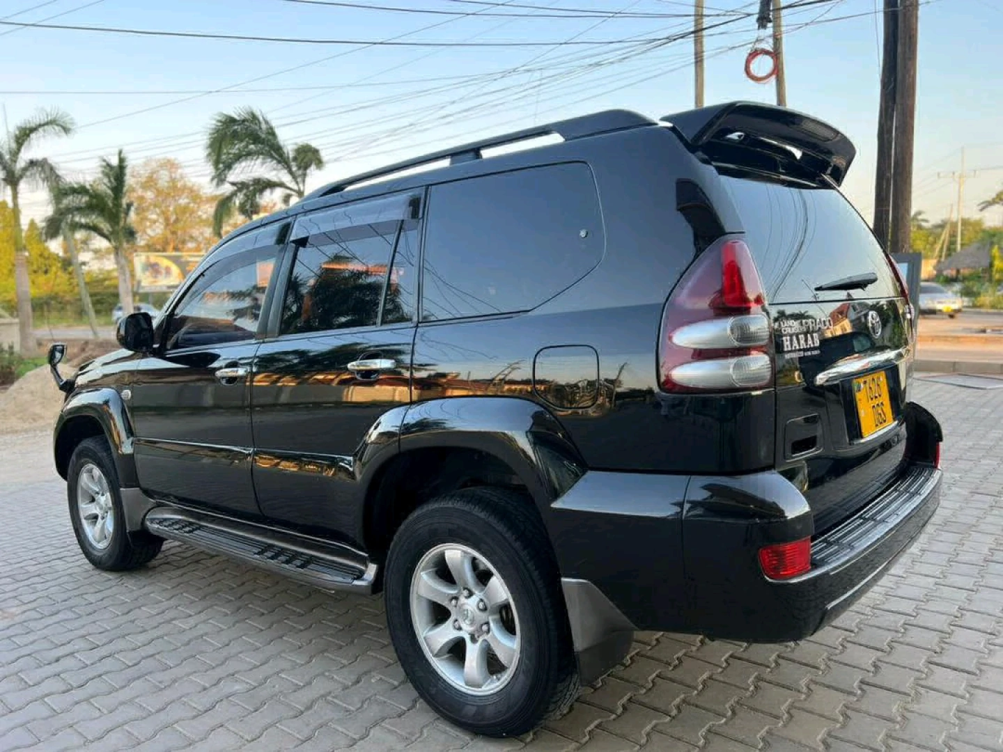 Used Toyota Land Cruiser Prado 120 (2010 Model) thumbnail 7