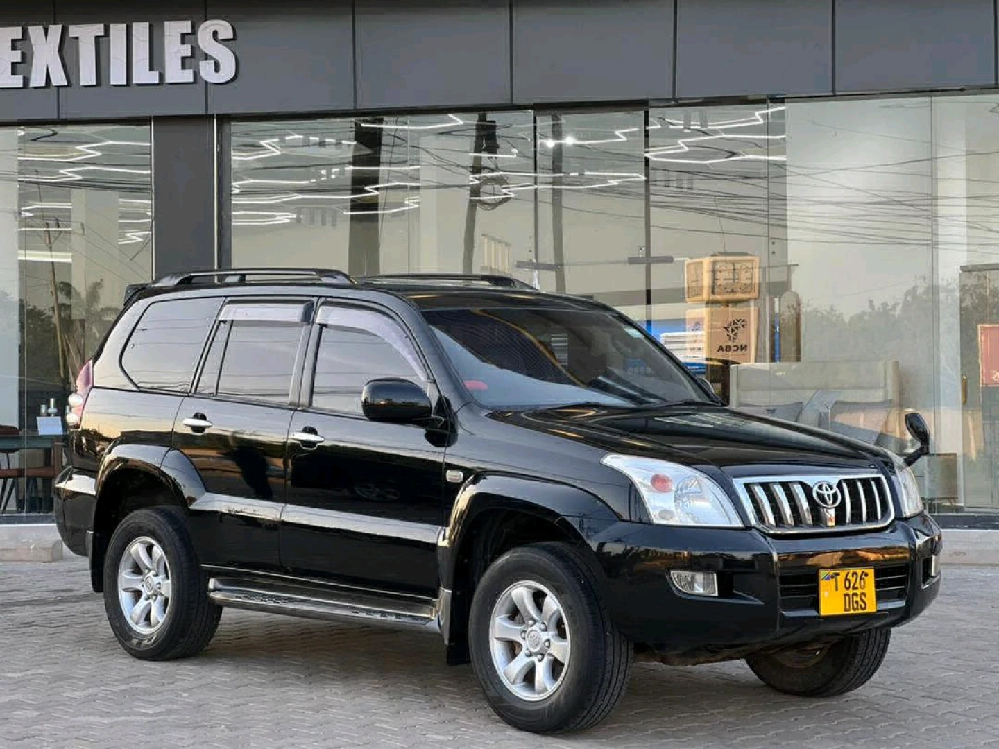 Used Toyota Land Cruiser Prado 120 (2010 Model) thumbnail 8