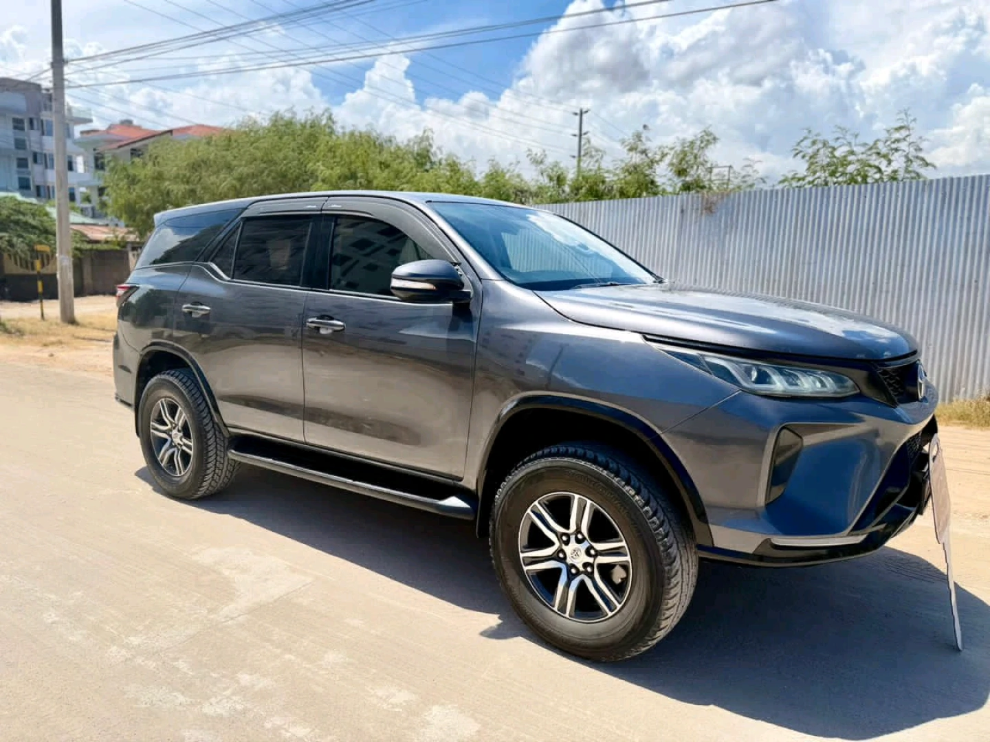 Toyota Fortuner 2022 Diesel Automatic thumbnail 2
