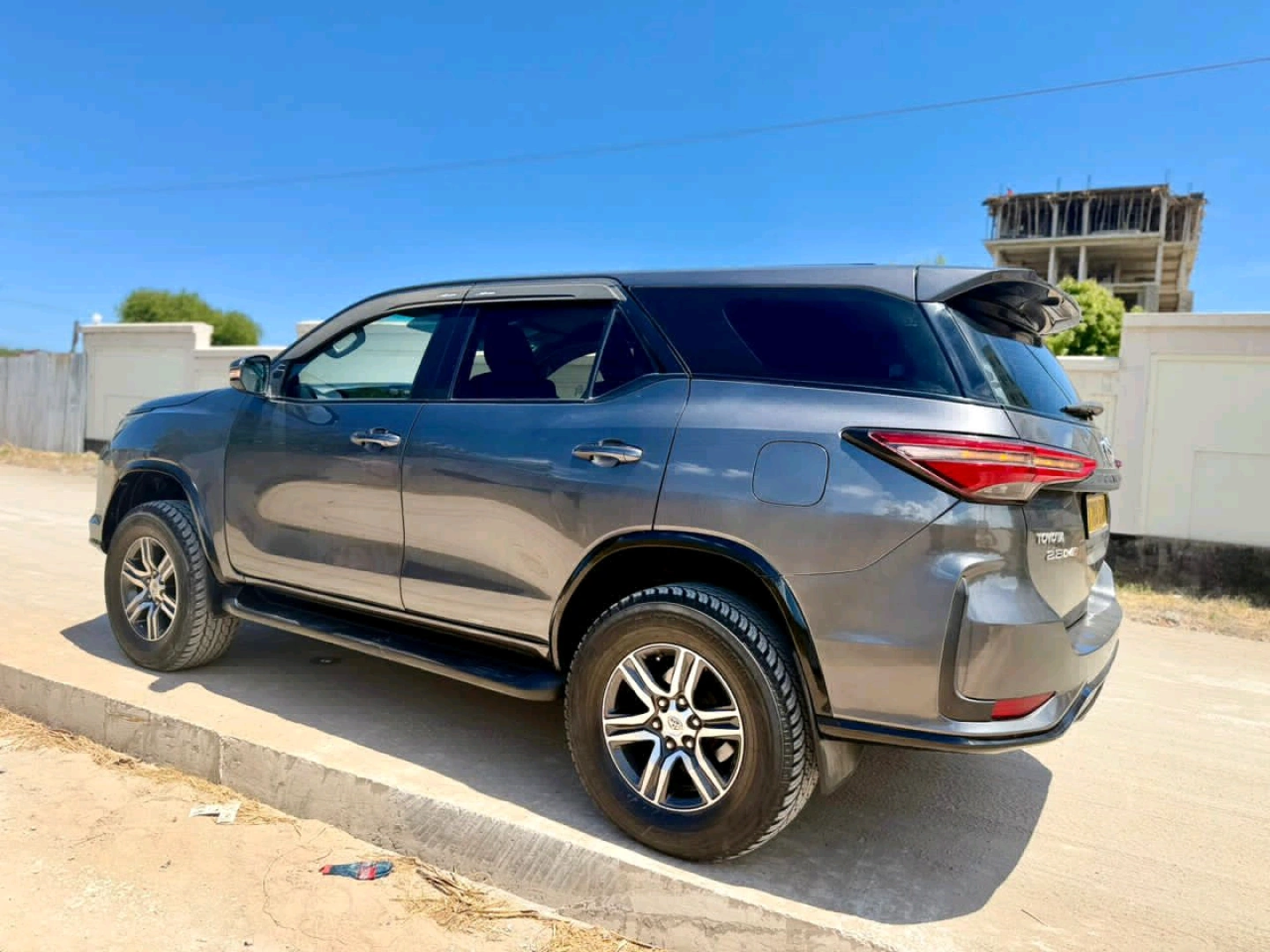 Toyota Fortuner 2022 Diesel Automatic thumbnail 4