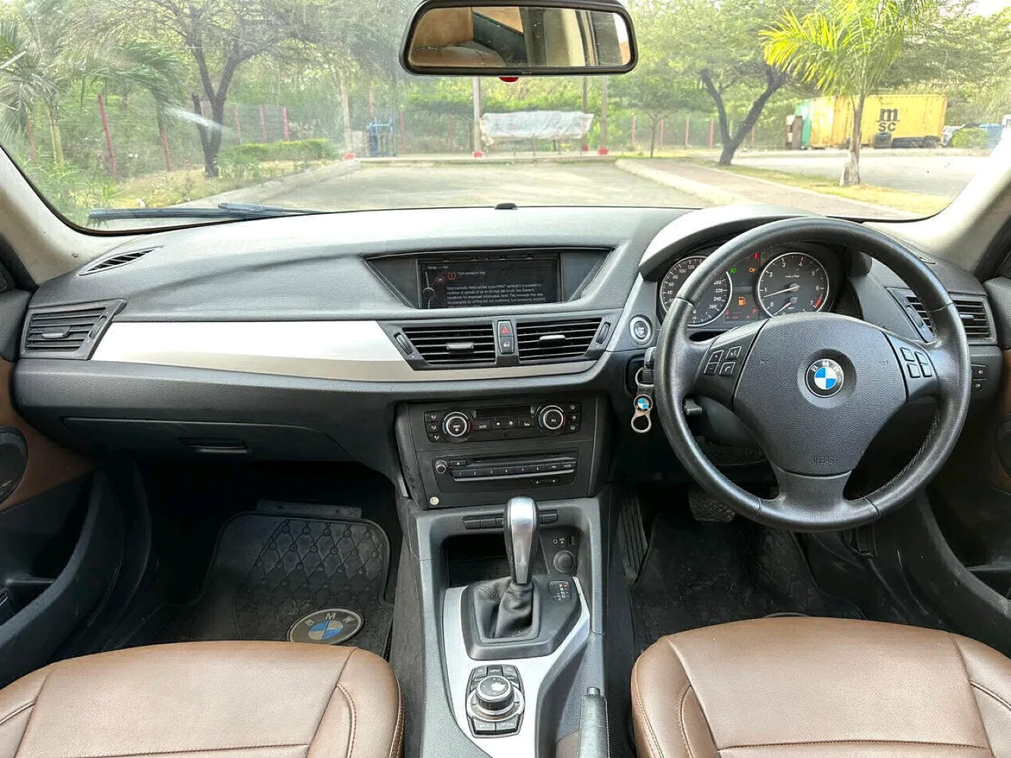 BMW X1 SUV 2010 (E84) - Pearl Color, 1990cc thumbnail 2