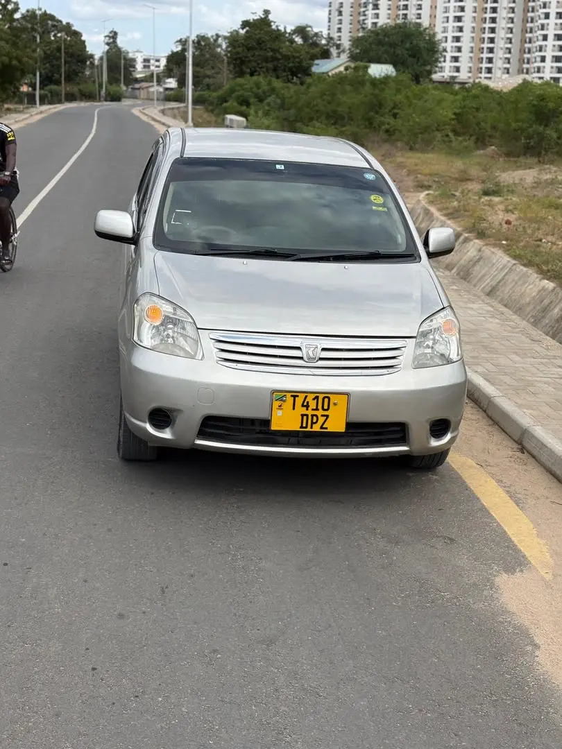 Toyota Raum - Silver thumbnail 2