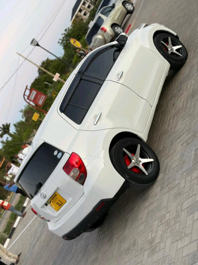 Toyota Ist New Model DLS 1490cc thumbnail 5
