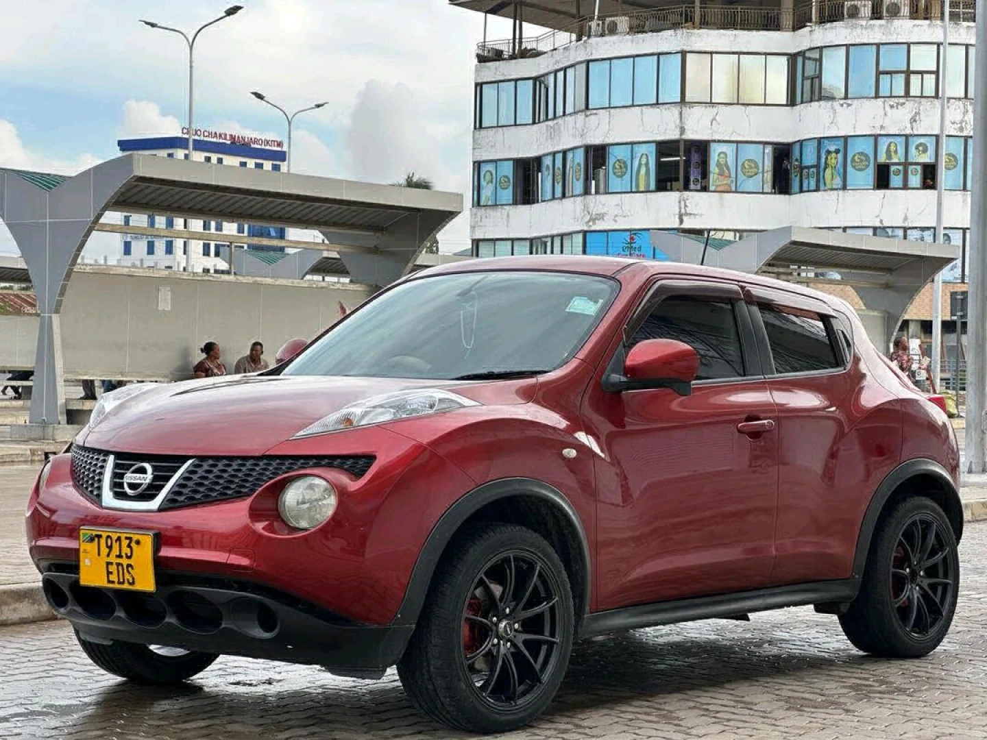 Nissan Juke 2010 for Sale - Maroon thumbnail 3