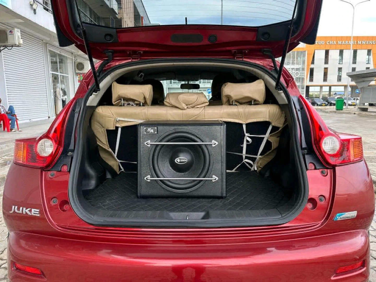 Nissan Juke 2010 for Sale - Maroon thumbnail 9