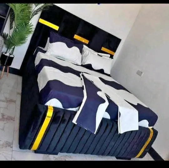 Kitanda na Godoro 5x6