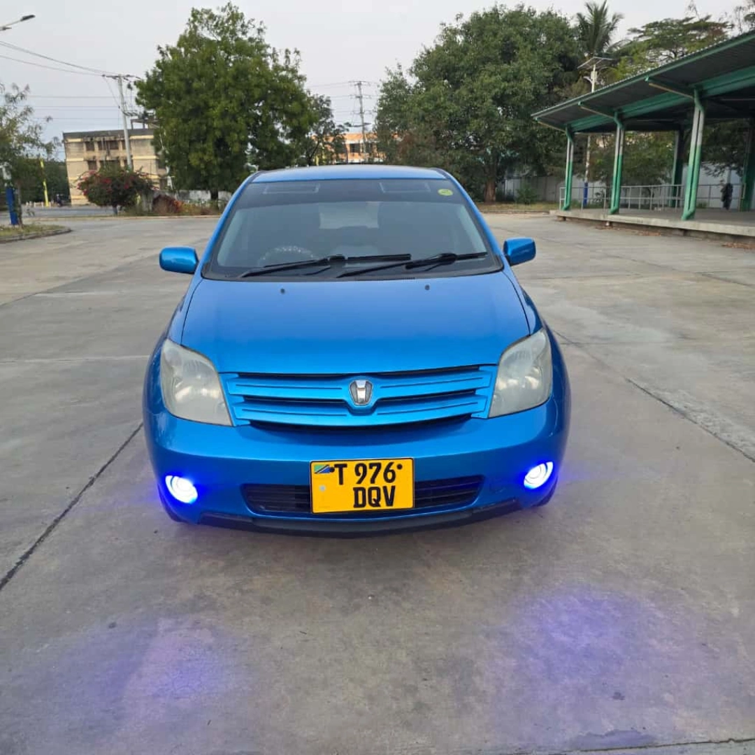 Used Blue Toyota Ist 2003 Full AC