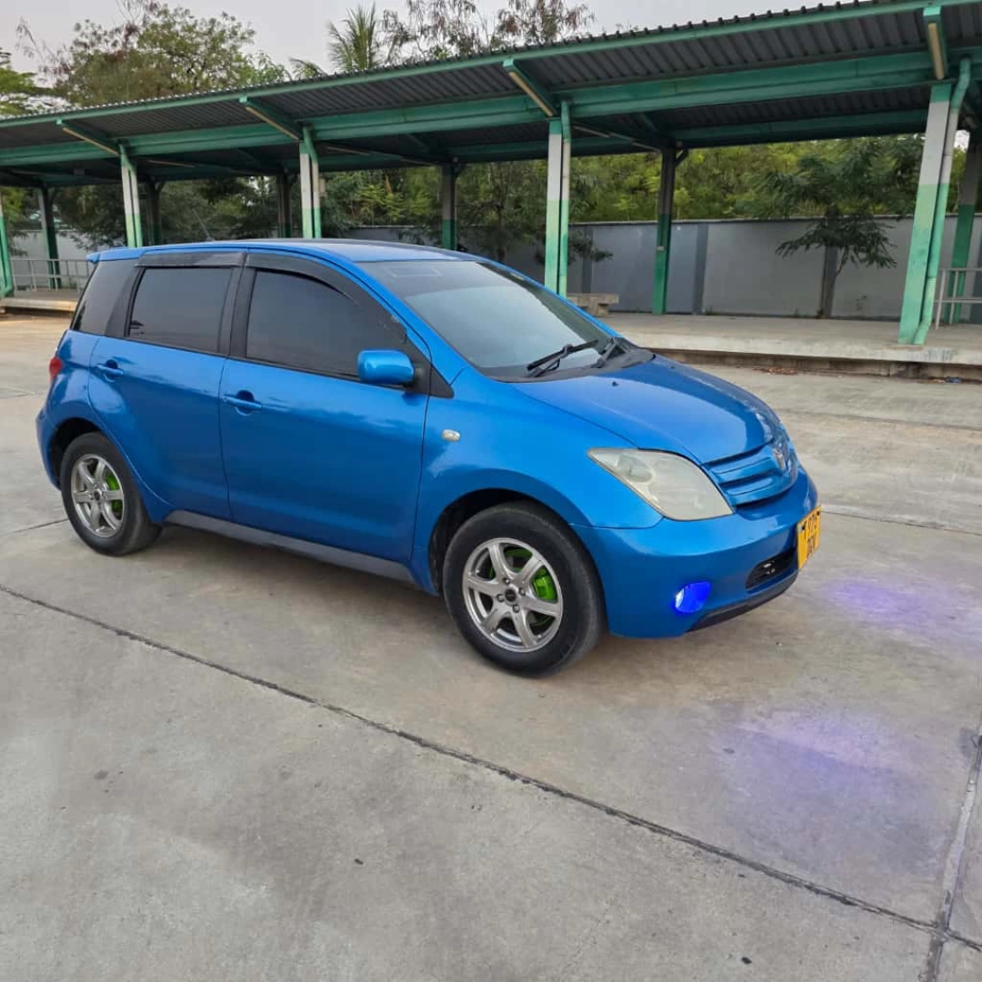 Used Blue Toyota Ist 2003 Full AC thumbnail 2