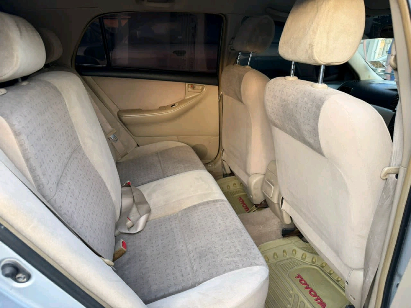 Toyota RunX DQE Silver Sedan thumbnail 6