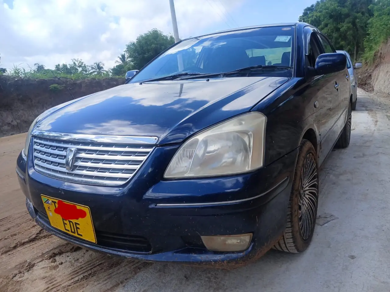 Toyota Premio F thumbnail 2