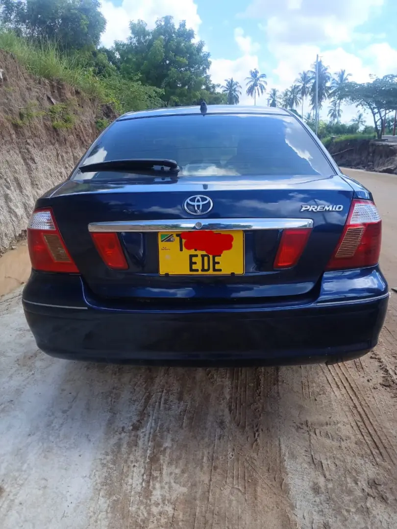 Toyota Premio F thumbnail 6