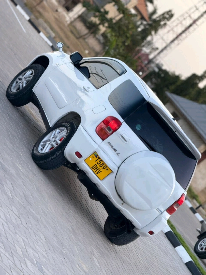 Toyota RAV4 Short Chassis DHV Full AC thumbnail 3