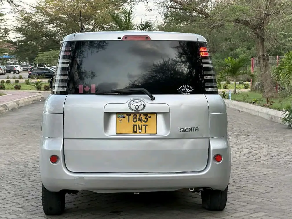 Toyota Sienta 2005 thumbnail 5