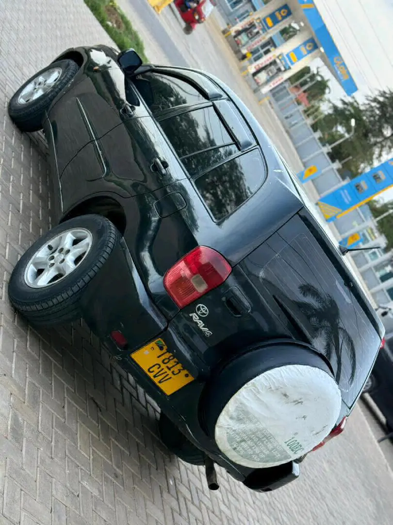 Used Black Toyota RAV4 for Sale thumbnail 7