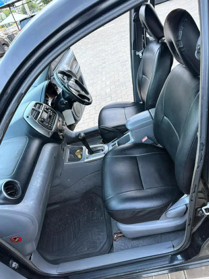 Used Black Toyota RAV4 for Sale thumbnail 9