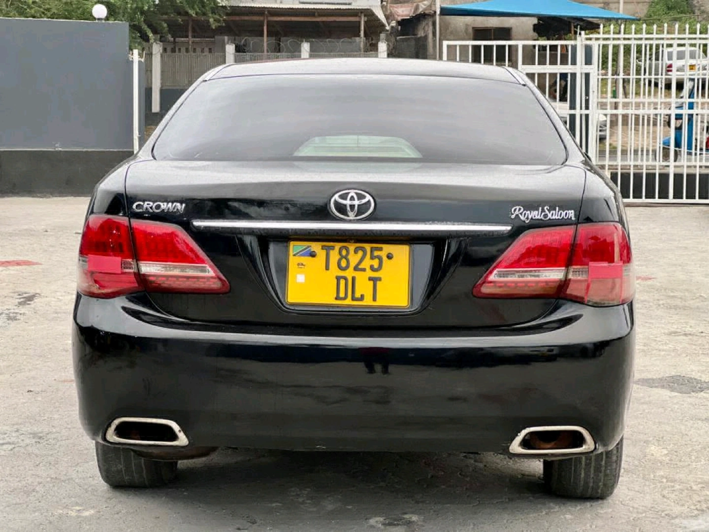 Toyota Crown Royal Saloon New Model thumbnail 3