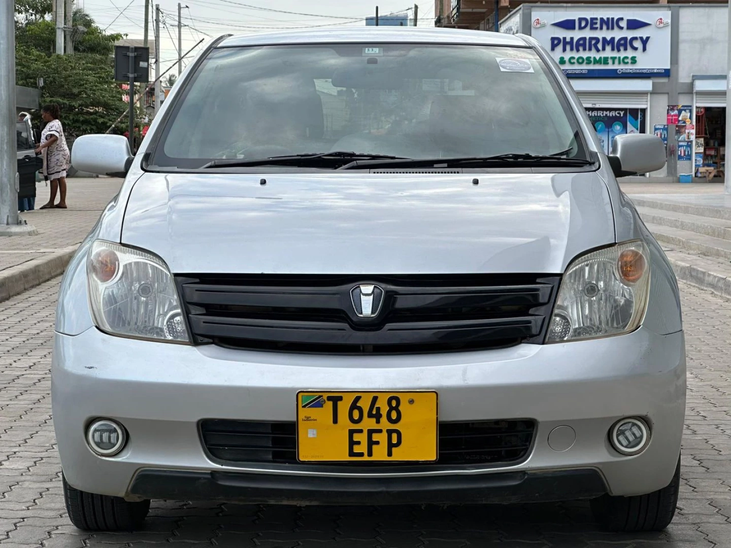 Toyota IST 2003 Silver - Mint Condition, Japan Import