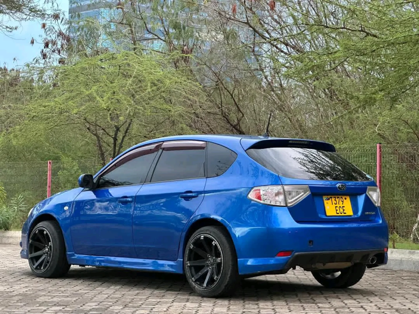 Subaru Impreza Hatchback 2011 (Reg ECE) thumbnail 5