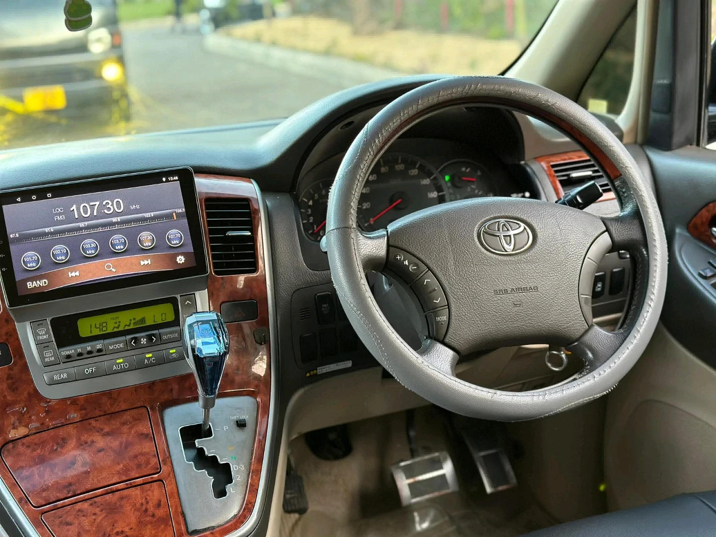 Used 2005 Black Toyota Alphard Van thumbnail 6