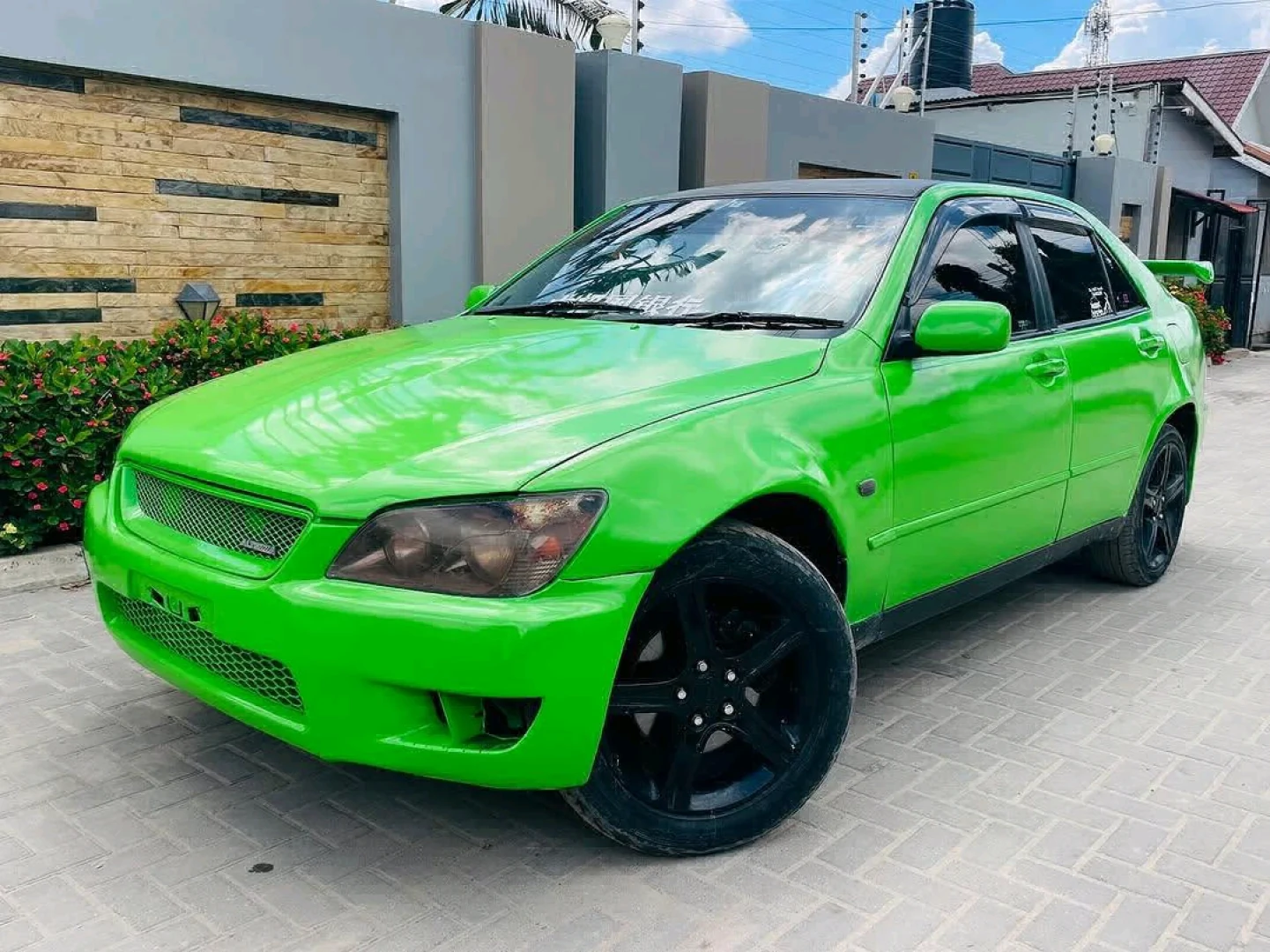 Toyota Altezza Sedan 1980cc (Bright Green) thumbnail 2