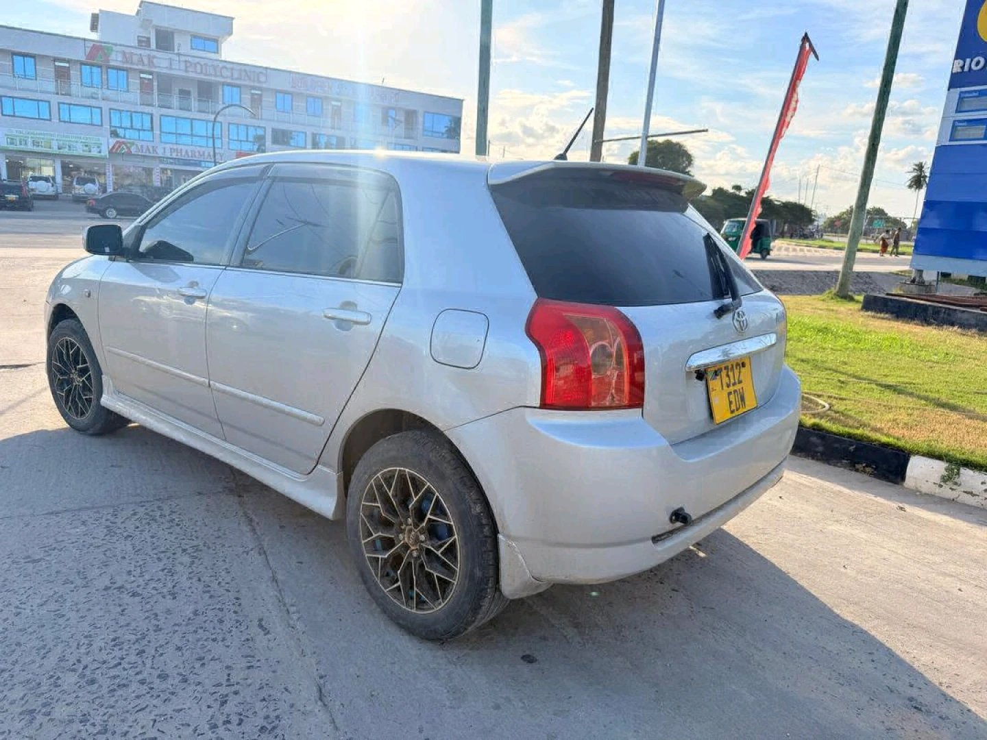 Toyota Allex 2005 Silver Sedan For Sale thumbnail 6