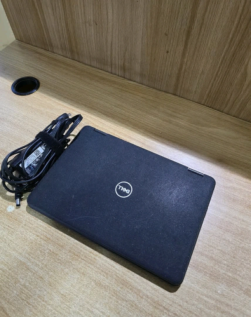Dell Latitude 3190 Laptop (4GB RAM, 192GB SSD) thumbnail 2