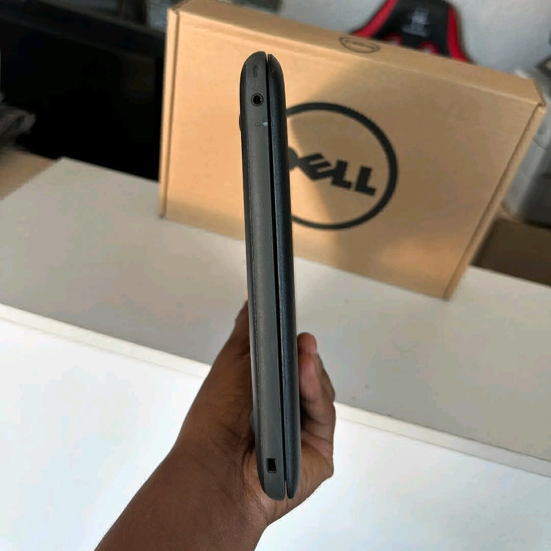 Dell Latitude 3190 Laptop (4GB RAM, 192GB SSD) thumbnail 6