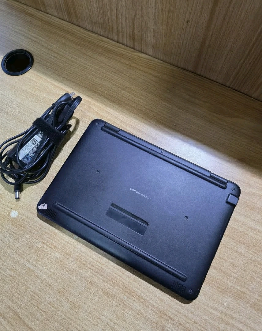 Dell Latitude 3190 Laptop (4GB RAM, 192GB SSD) thumbnail 7