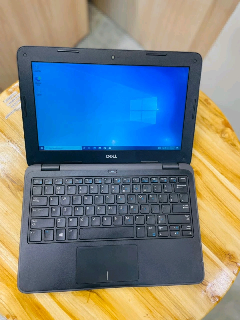 Dell Latitude 3190 Laptop (4GB RAM, 192GB SSD) thumbnail 8