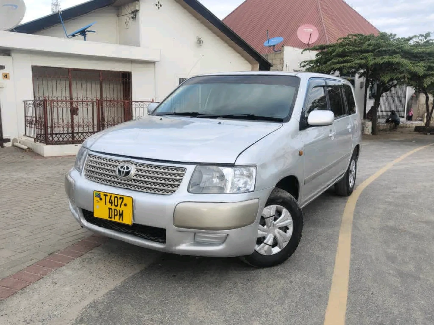 Toyota Succeed/Probox Silver 2005 Model thumbnail 2