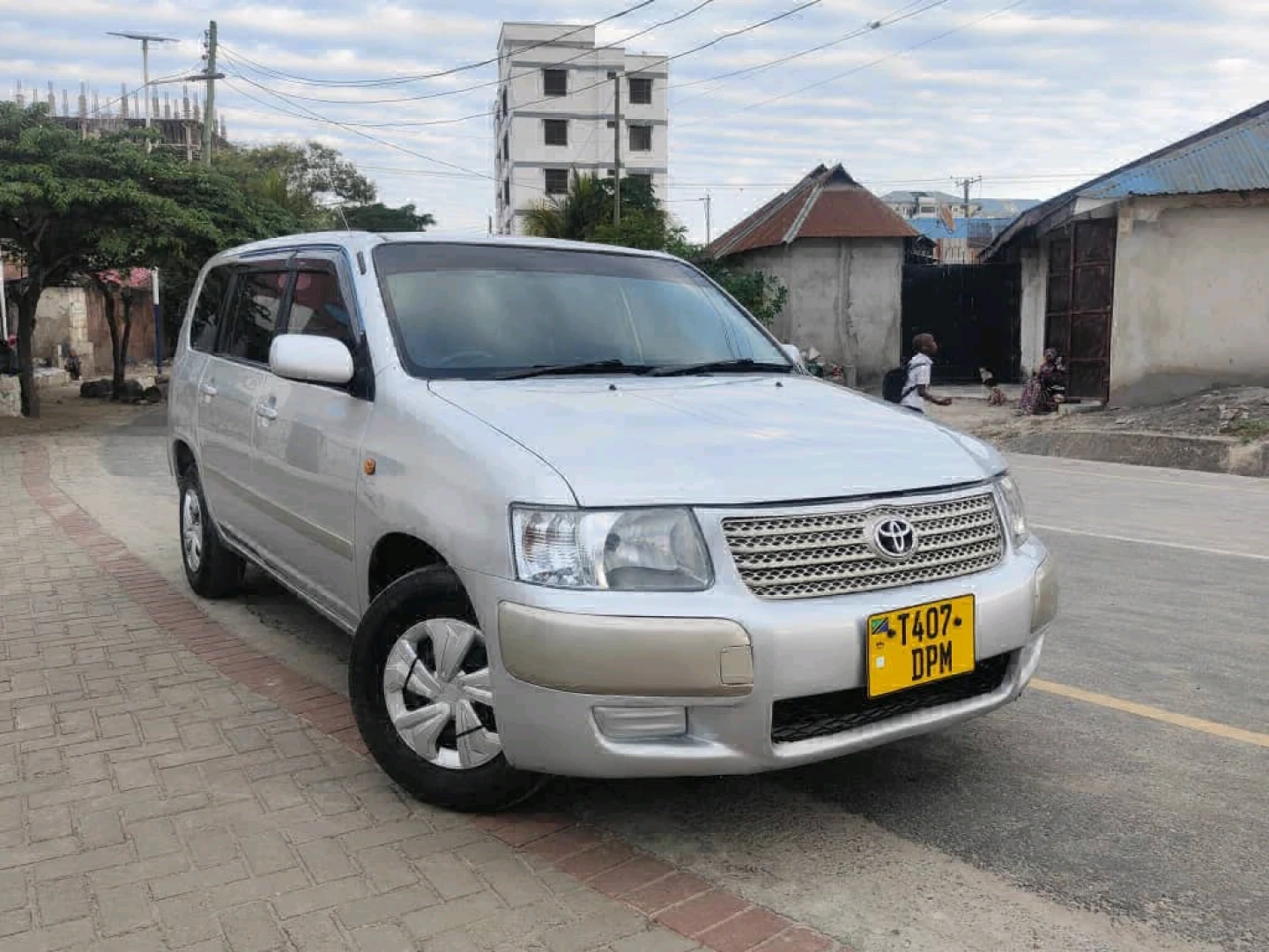 Toyota Succeed/Probox Silver 2005 Model thumbnail 3