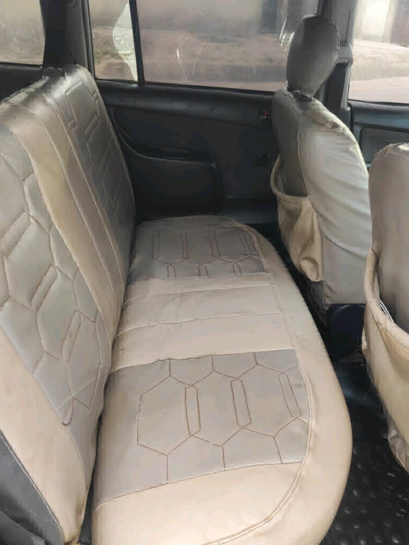 Toyota Succeed/Probox Silver 2005 Model thumbnail 8