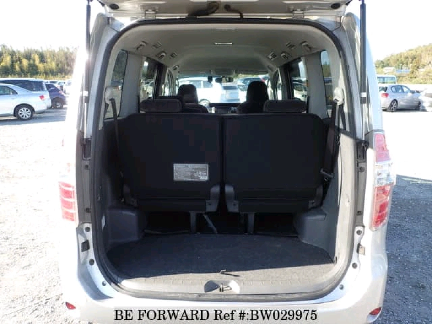 Silver Toyota Noah/Voxy Minivan thumbnail 7