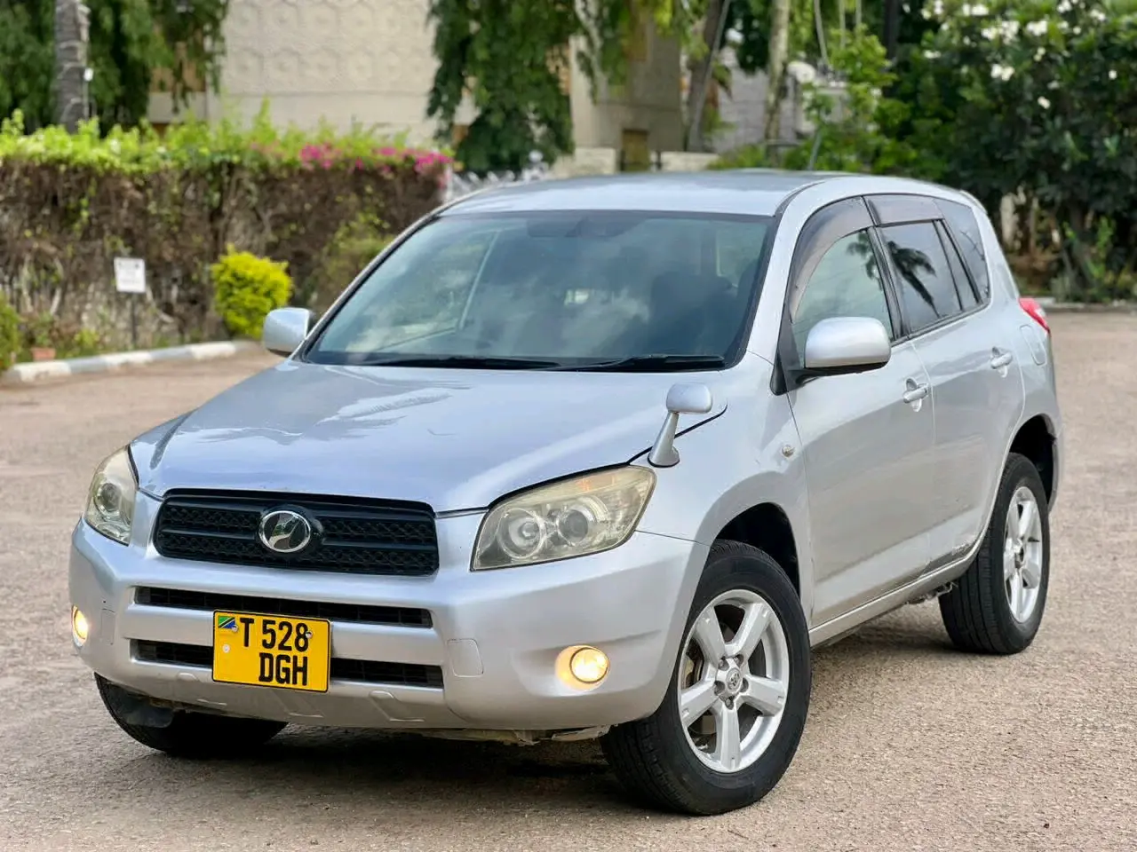 Toyota RAV4 2006 Silver thumbnail 2