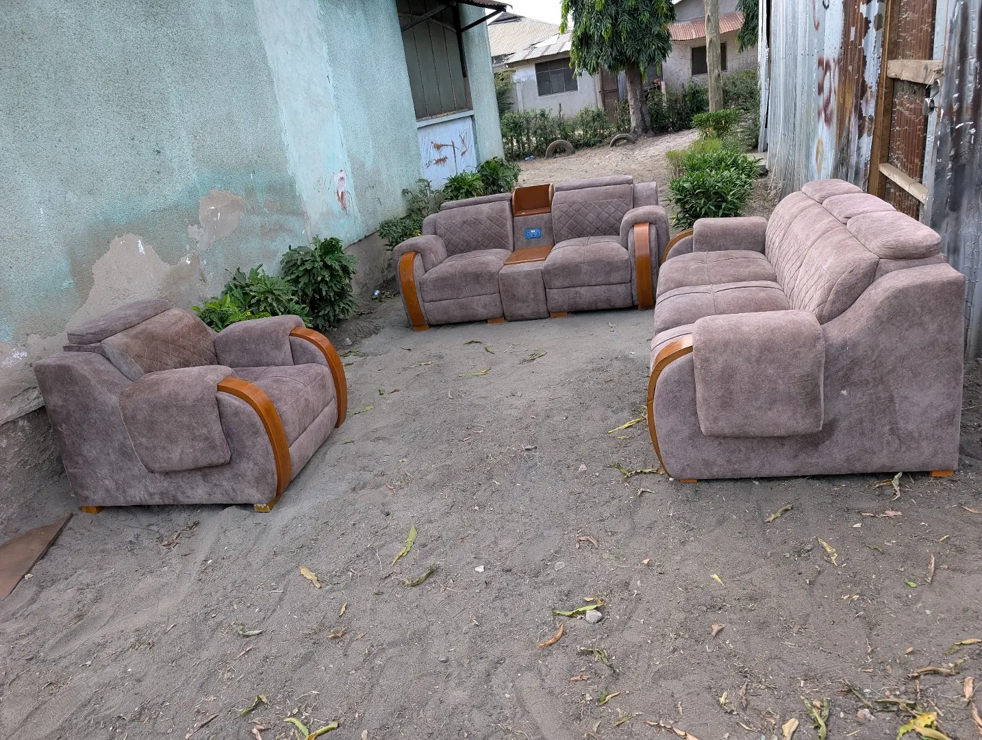 Brown 3:2:1 Sofa Set with Recliner & Headrest