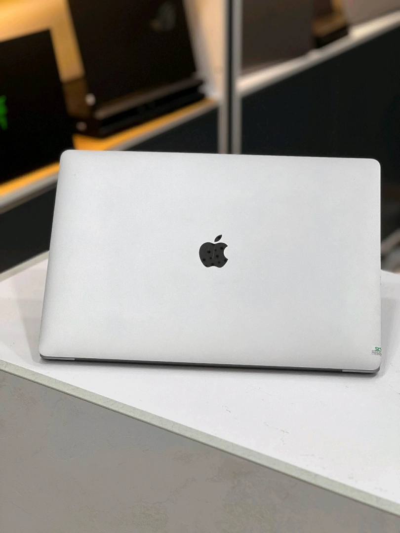 MacBook Pro 2019 16-inch Core i9 32GB RAM thumbnail 4