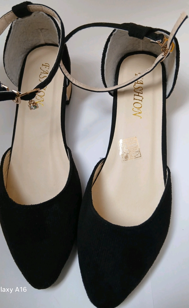 Black Low-Heeled Women's Fashion Shoes Size 37 thumbnail 3