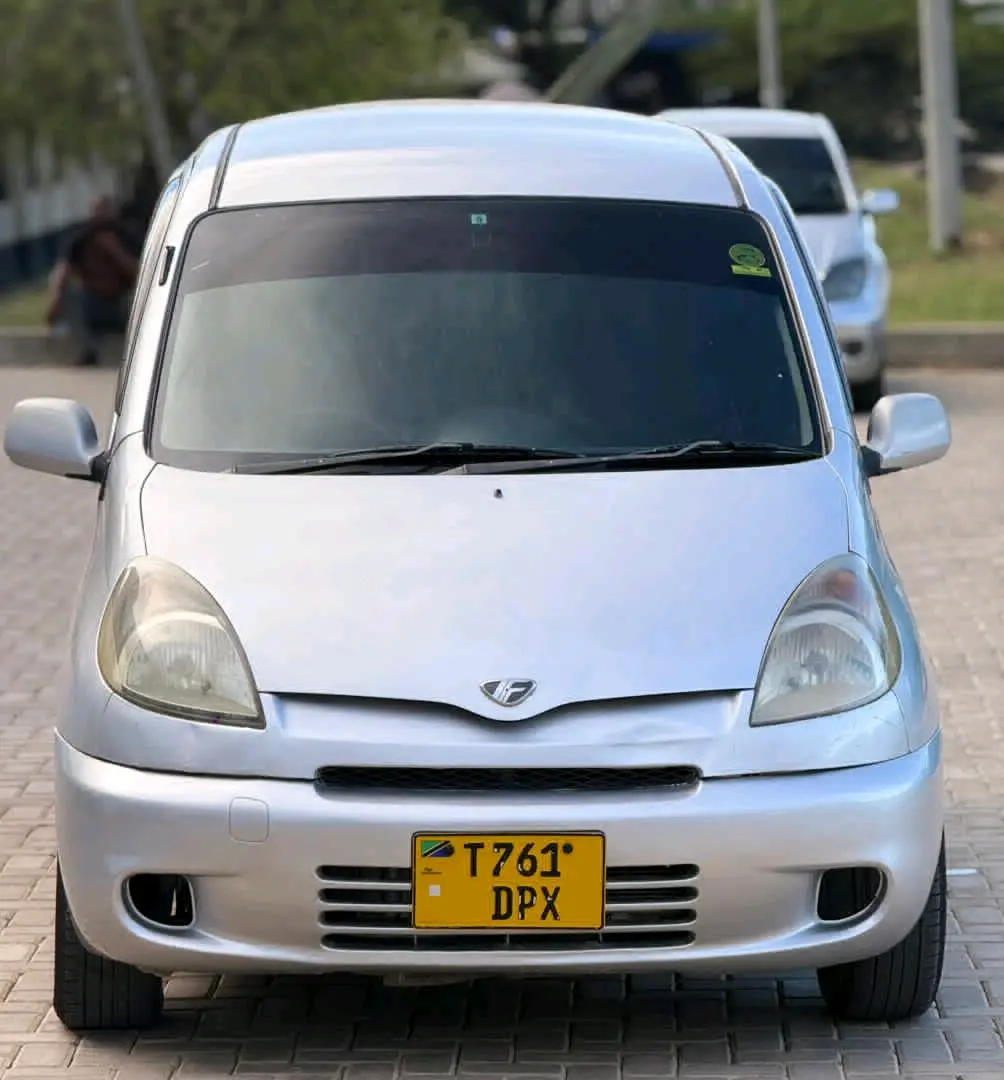 Toyota Fun Cargo Silver 7.8M TZS