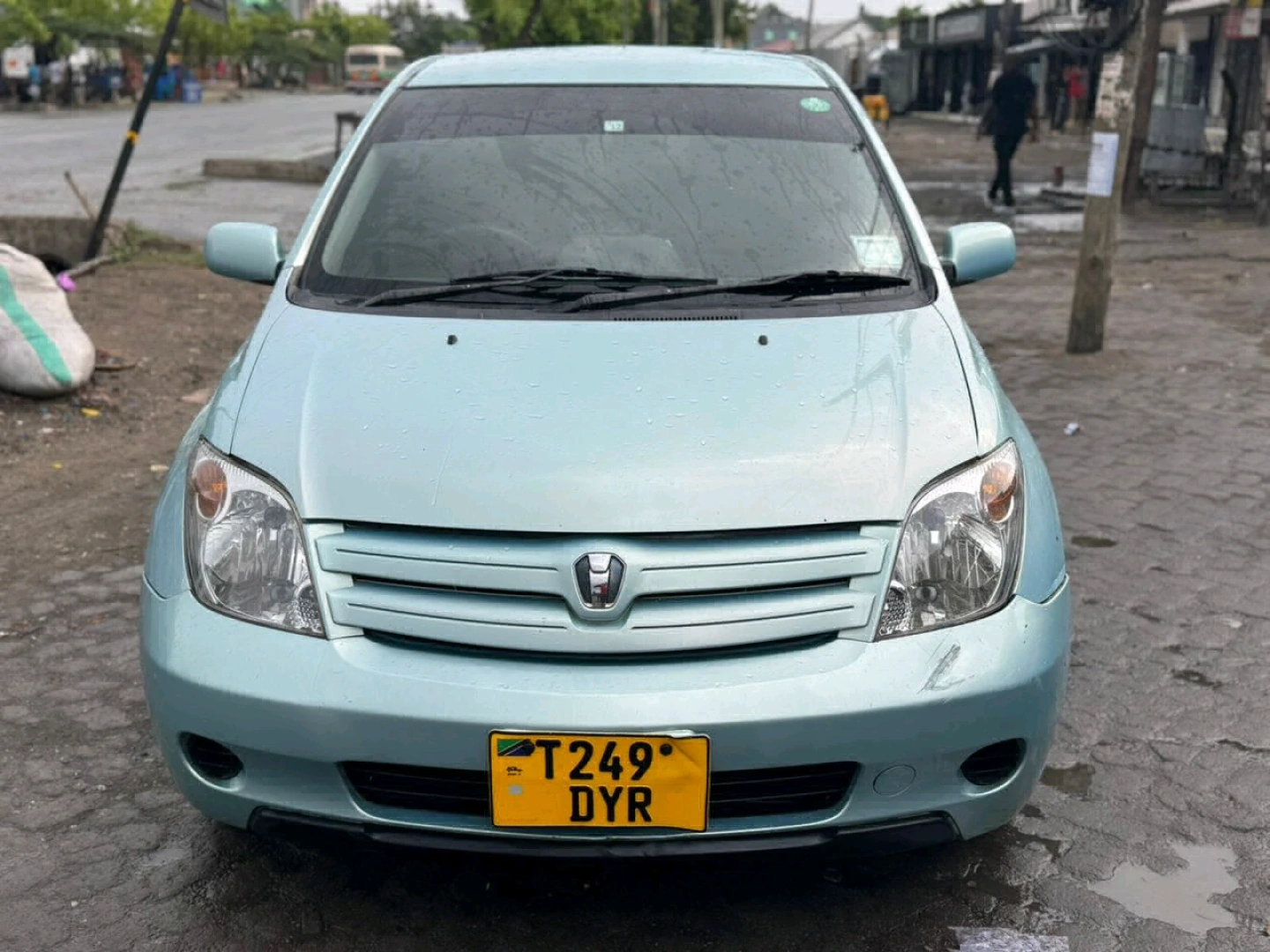Used Toyota Ist 2005 Model with Low Mileage