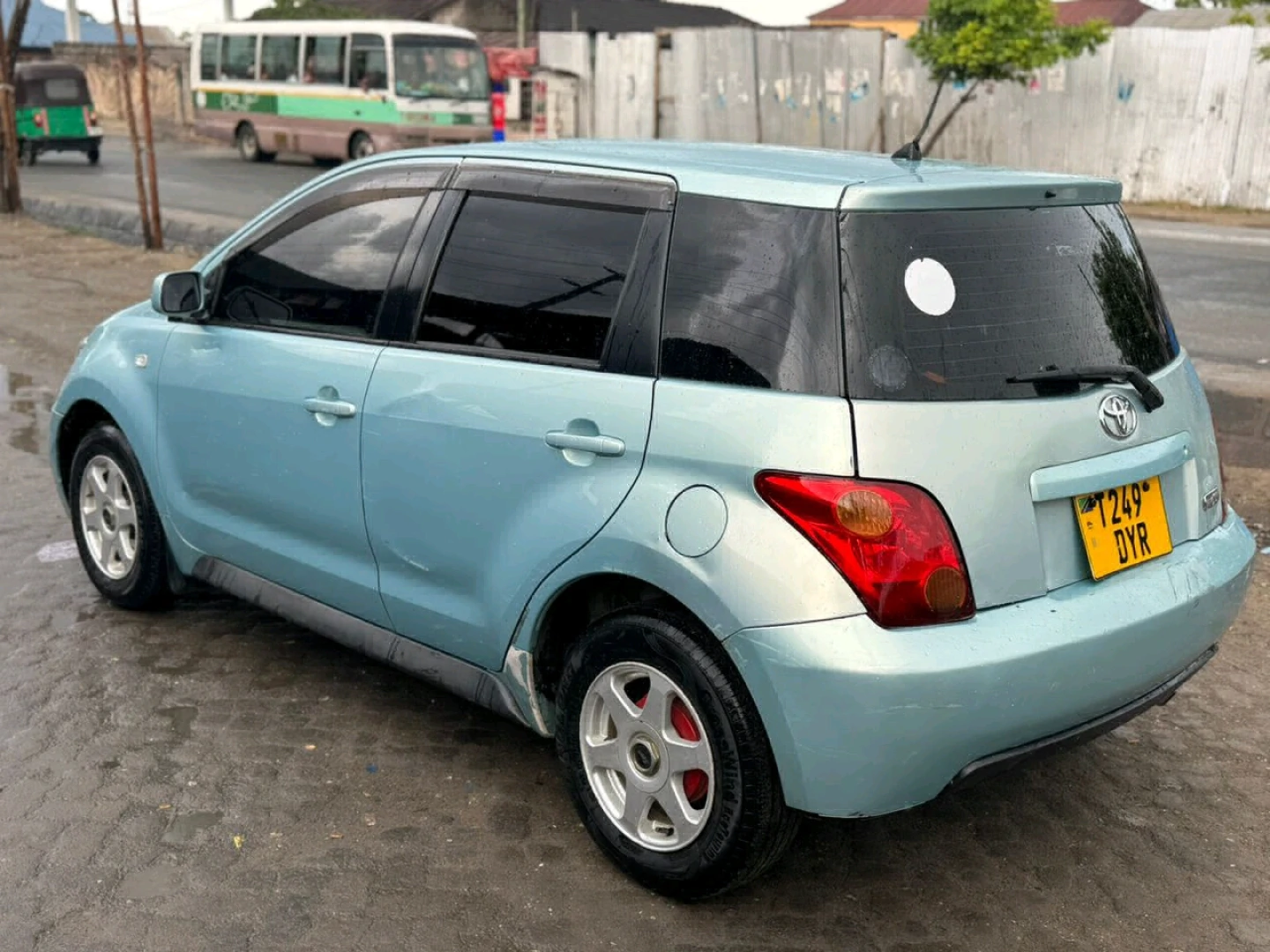Used Toyota Ist 2005 Model with Low Mileage thumbnail 4