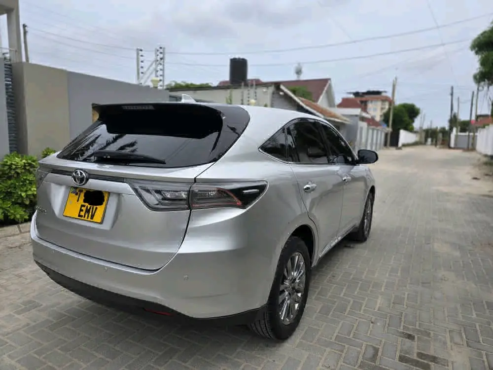 2016 Toyota Harrier 1990cc Full Options thumbnail 6