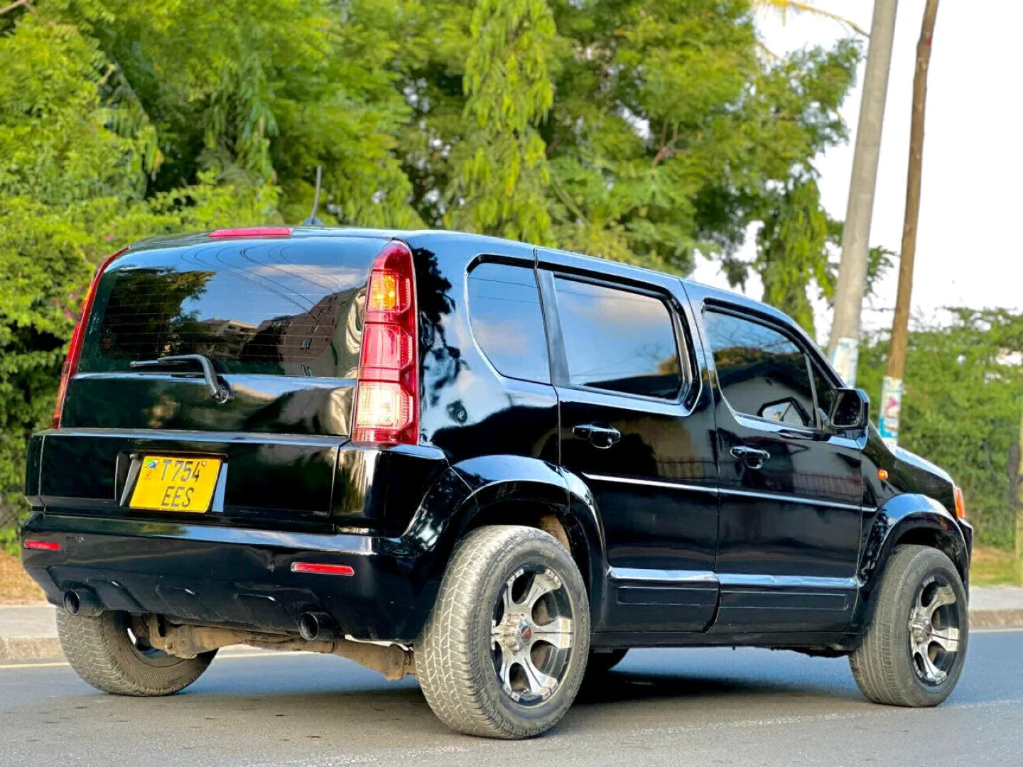 Honda Crossroad 2008 Black (Gari nzuri sana) thumbnail 5
