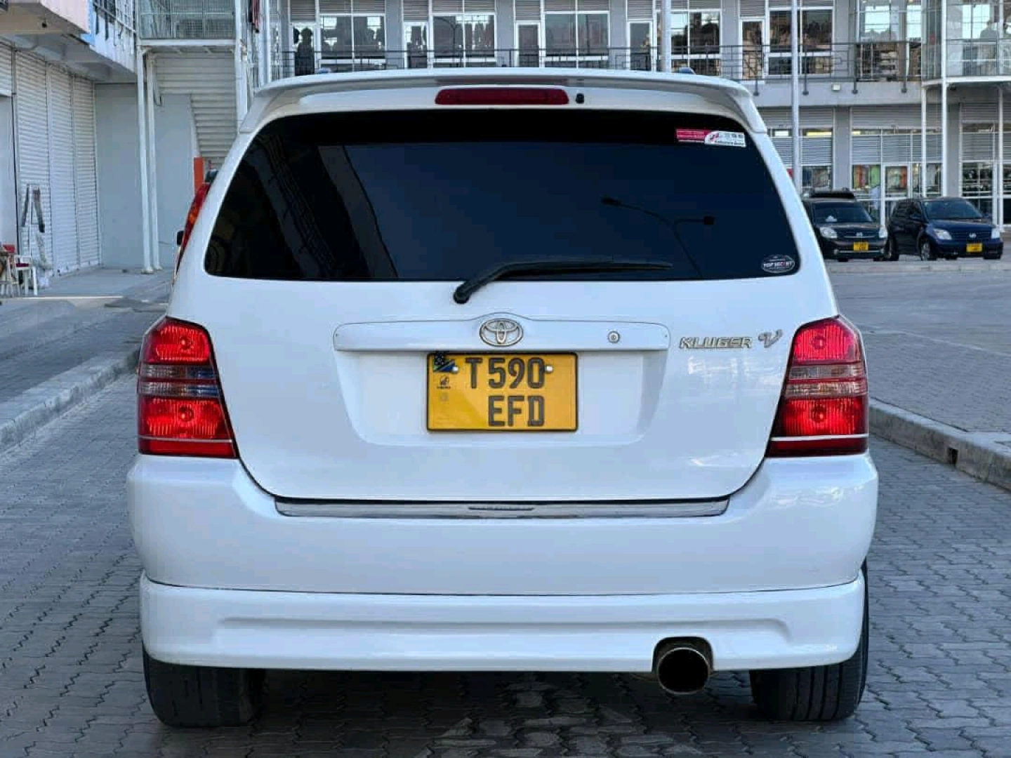 Toyota Kluger SUV 2002 Model thumbnail 3