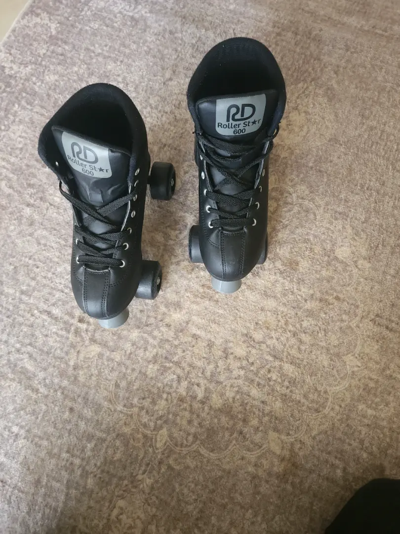 Roller Derby Roller Star 600 Quad Skates (Size 39) thumbnail 2