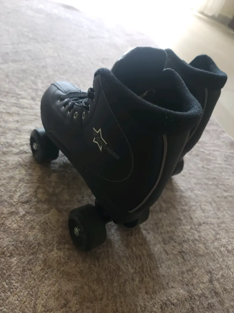 Roller Derby Roller Star 600 Quad Skates (Size 39) thumbnail 4
