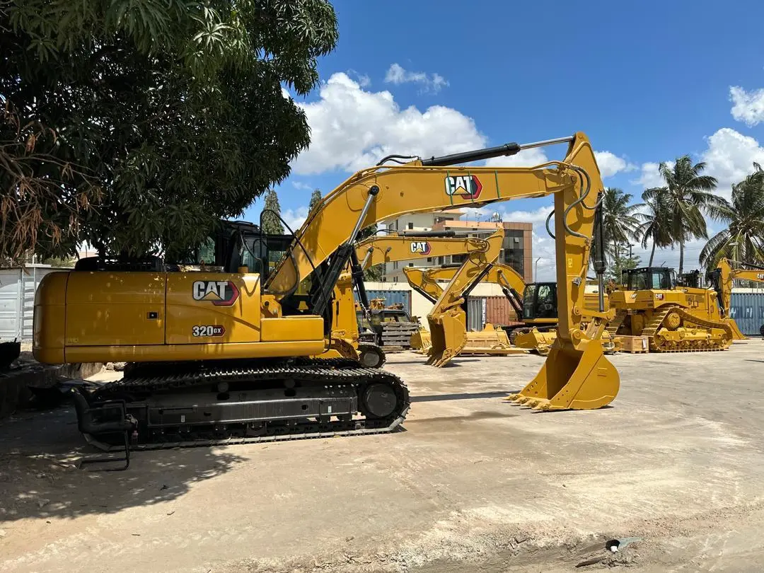 Caterpillar 320GX Excavator thumbnail 2